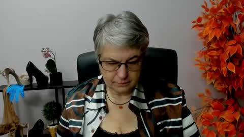 I R I S online show from 12.12.24