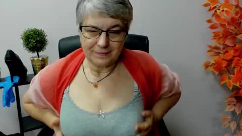 I R I S online show from 02.06.25