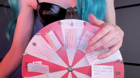 Snapshot of irisice chatting on 12.15.24 Miss Iris Fansly Miss Iris new inst. online show from 12.15.24