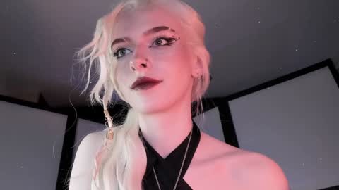 Snapshot of irisice chatting on 01.26.25 Miss Iris Fansly Miss Iris new inst. online show from 01.26.25