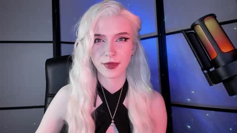 Snapshot of irisice chatting on 01.28.25 Miss Iris Fansly Miss Iris new inst. online show from 01.28.25