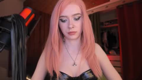 Snapshot of irisice chatting on 11.27.25 Miss Iris Fansly Miss Iris new inst. online show from 11.27.25