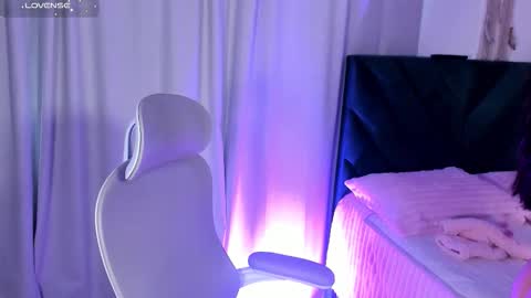 Iris Moira  online show from 02.05.26