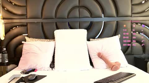 Snapshot of irissross chatting on 03.21.26 Iris online show from 03.21.26