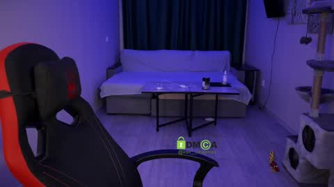 Snapshot of iron__chapman chatting on 01.12.25 Iron online show from 01.12.25