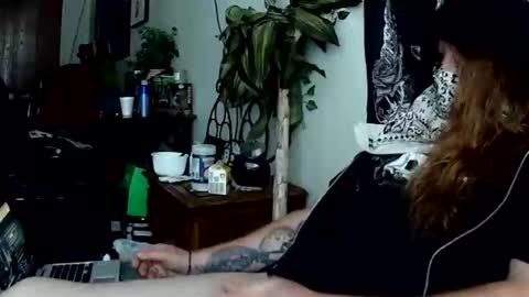 Snapshot of ironfoxx064 chatting on 10.19.25 ironfoxx064 online show from 10.19.25