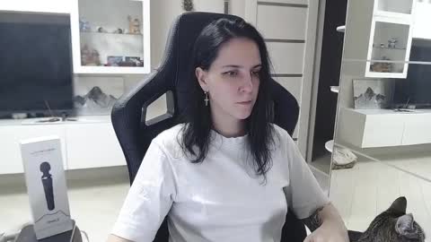 Irwi Tomboy online show from 12.25.24