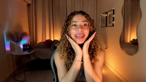 Snapshot of isa_____ chatting on 02.04.25 isa_____ online show from 02.04.25