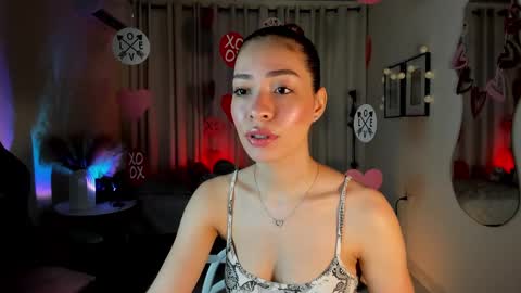 Snapshot of isa_____ chatting on 02.12.25 isa_____ online show from 02.12.25