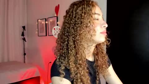 Snapshot of isa_____ chatting on 02.18.25 isa_____ online show from 02.18.25