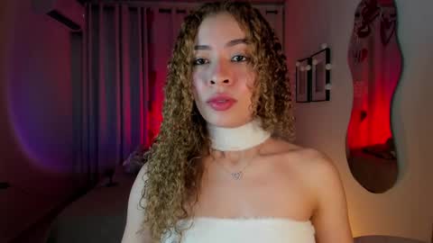 Snapshot of isa_____ chatting on 02.25.25 isa_____ online show from 02.25.25