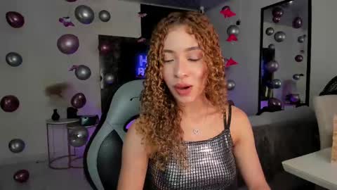 Snapshot of isa_____ chatting on 02.28.25 isa_____ online show from 02.28.25