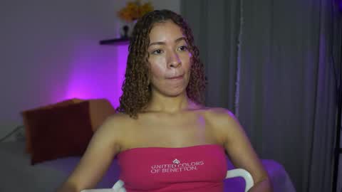 Snapshot of isa_____ chatting on 09.23.25 isa_____ online show from 09.23.25