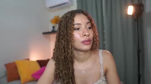 Snapshot of isa_____ chatting on 09.27.25 isa_____ online show from 09.27.25