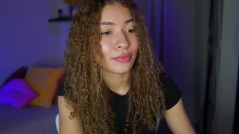 Snapshot of isa_____ chatting on 10.28.25 isa_____ online show from 10.28.25