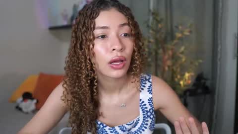 Snapshot of isa_____ chatting on 11.16.25 isa_____ online show from 11.16.25