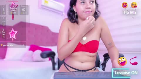 Snapshot of isa__cute chatting on 02.08.25 ISA online show from 02.08.25