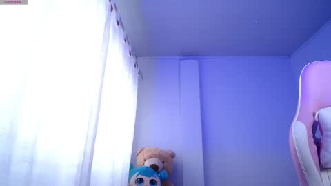 Isabella  online show from 02.22.25