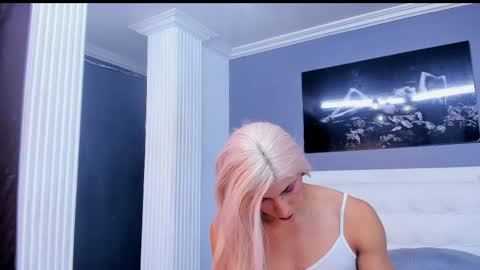 Isa Lancaster online show from 02.16.25