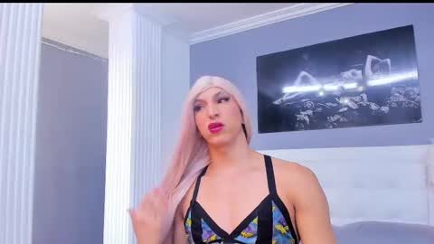 Isa Lancaster online show from 02.17.25