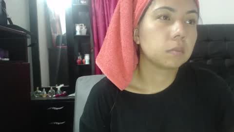 Snapshot of isa_mey chatting on 01.01.25 Isa online show from 01.01.25