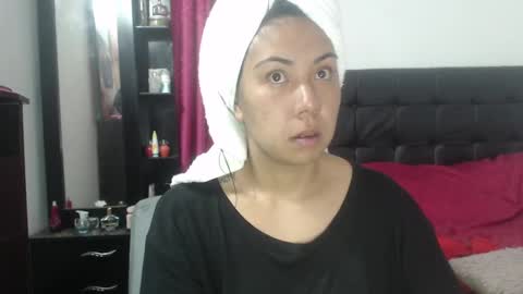 Snapshot of isa_mey chatting on 01.21.25 Isa online show from 01.21.25