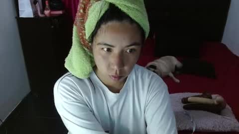 Snapshot of isa_mey chatting on 11.22.25 Isa online show from 11.22.25