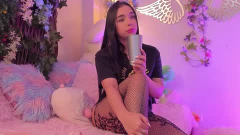 Isabella        online show from 09.27.25