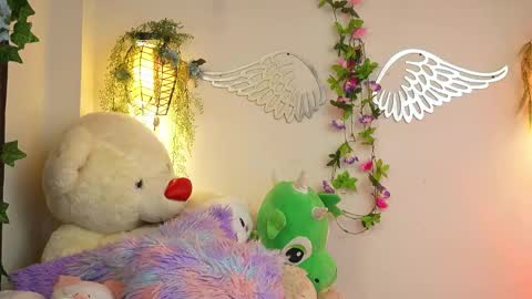 Isabella        online show from 10.18.25