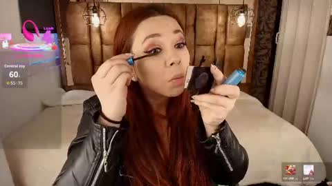 Snapshot of isa_thompson__ chatting on 06.12.26 I S A online show from 06.12.26
