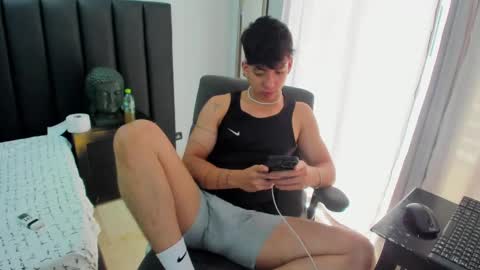 isaac_cryston online show from 02.04.25