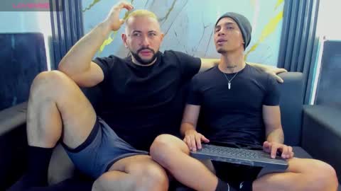 Snapshot of isaac_franko chatting on 10.10.25 isaac_franko online show from 10.10.25