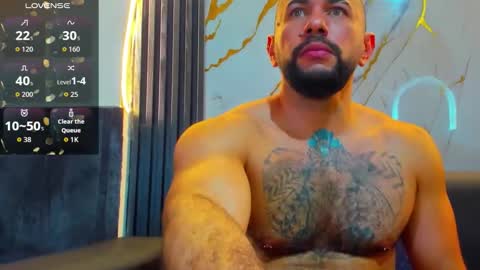 Snapshot of isaac_franko chatting on 11.11.25 isaac_franko online show from 11.11.25