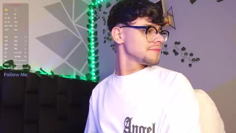 Snapshot of isaac_saenz chatting on 12.05.24 Isaac Saenz. online show from 12.05.24