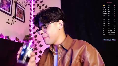 Snapshot of isaac_saenz chatting on 02.27.25 Isaac Saenz. online show from 02.27.25