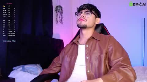 Snapshot of isaac_saenz chatting on 10.12.25 Isaac Saenz. online show from 10.12.25