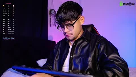 Snapshot of isaac_saenz chatting on 10.15.25 Isaac Saenz. online show from 10.15.25