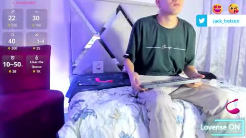 Snapshot of isaac_winter_ chatting on 12.19.25 Isaac online show from 12.19.25