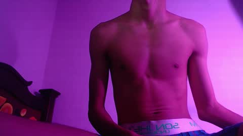 Snapshot of isaaclatino chatting on 01.15.25 isaac online show from 01.15.25