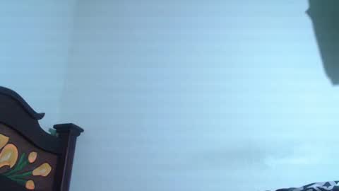 Snapshot of isaaclatino chatting on 01.19.25 isaac online show from 01.19.25