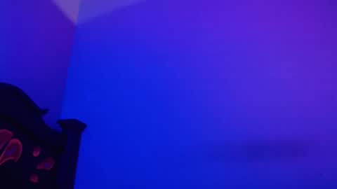 Snapshot of isaaclatino chatting on 01.25.25 isaac online show from 01.25.25