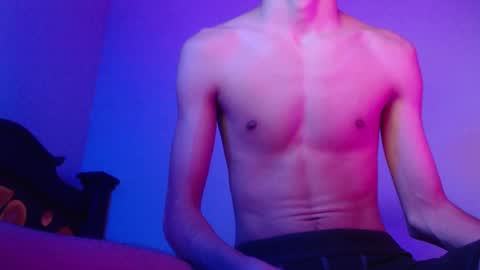 Snapshot of isaaclatino chatting on 01.26.25 isaac online show from 01.26.25