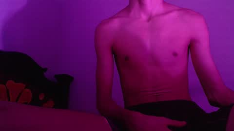 Snapshot of isaaclatino chatting on 01.29.25 isaac online show from 01.29.25