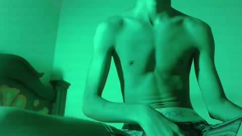 Snapshot of isaaclatino chatting on 02.02.25 isaac online show from 02.02.25