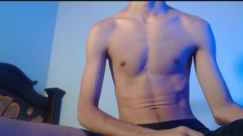 Snapshot of isaaclatino chatting on 02.17.25 isaac online show from 02.17.25