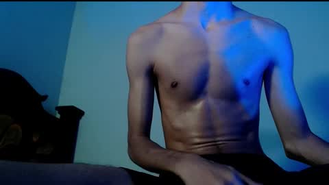 Snapshot of isaaclatino chatting on 02.18.25 isaac online show from 02.18.25