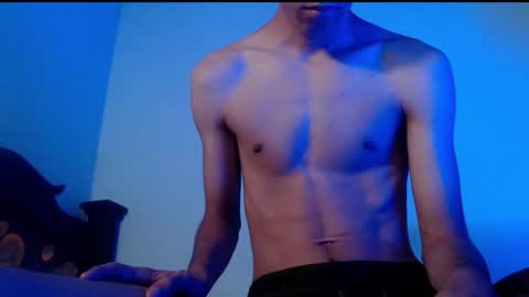 Snapshot of isaaclatino chatting on 03.02.25 isaac online show from 03.02.25