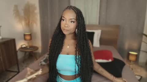 Snapshot of isaacoleman chatting on 11.03.25 Isaa Coleman online show from 11.03.25