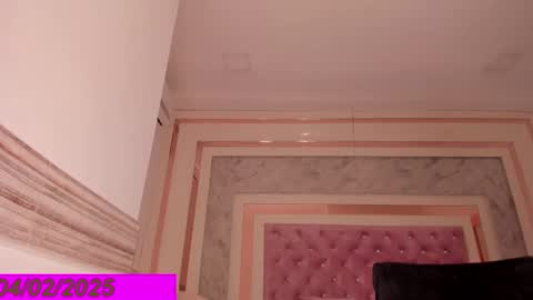 Snapshot of isabel_escorcia chatting on 02.04.25 Isabel online show from 02.04.25