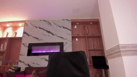 Snapshot of isabel_escorcia chatting on 02.13.25 Isabel online show from 02.13.25